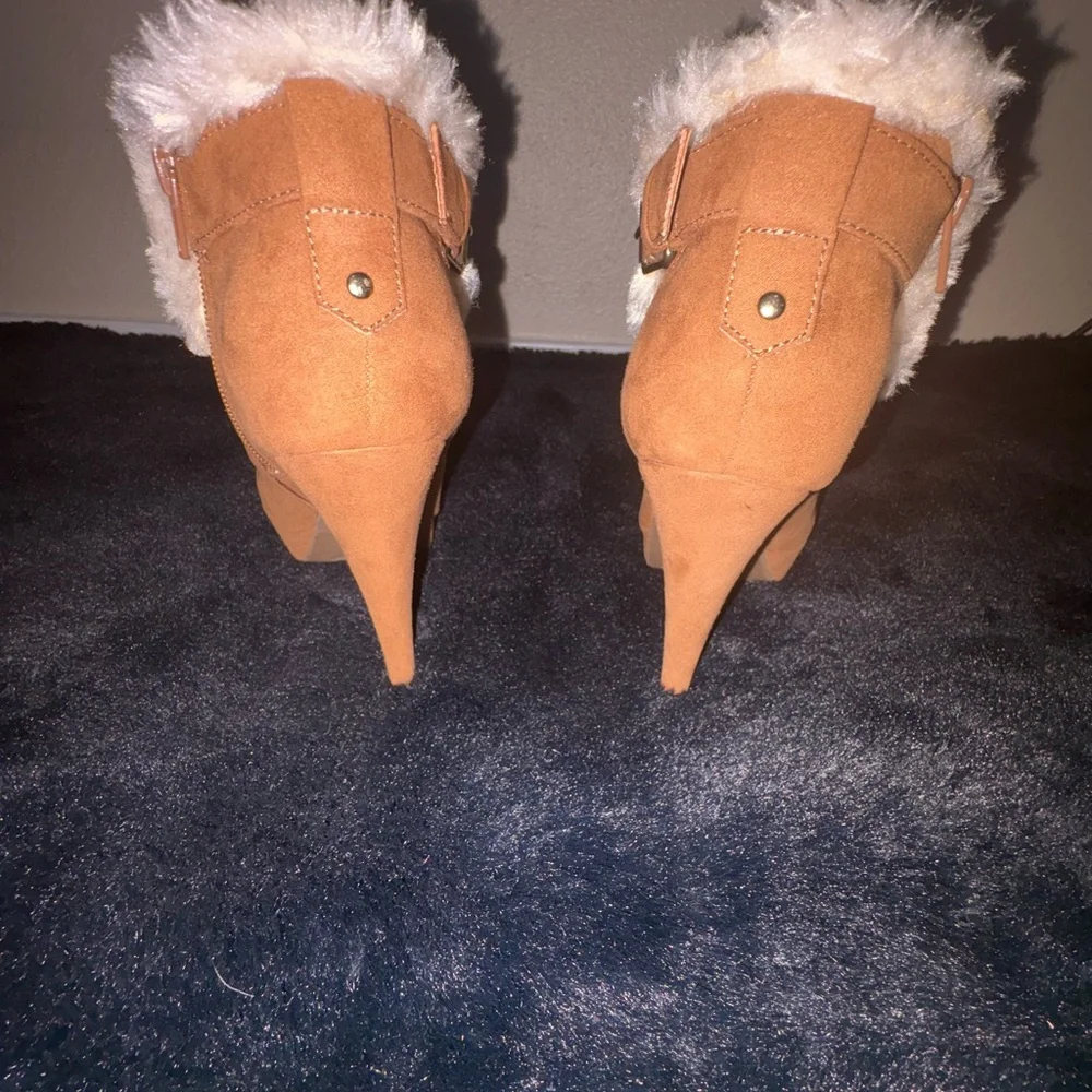 Women's Tan Ankle Boots with Faux Fur Trim - Picture 11 of 16